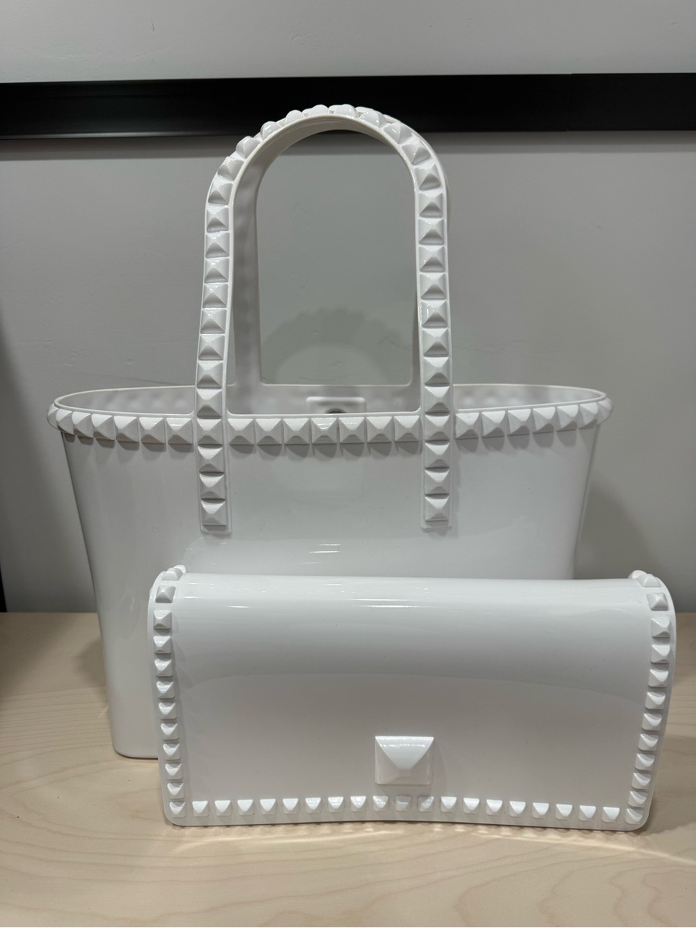 Carmen Sol Seba Mid Tote Jumbo Pyramid & Nora clutch